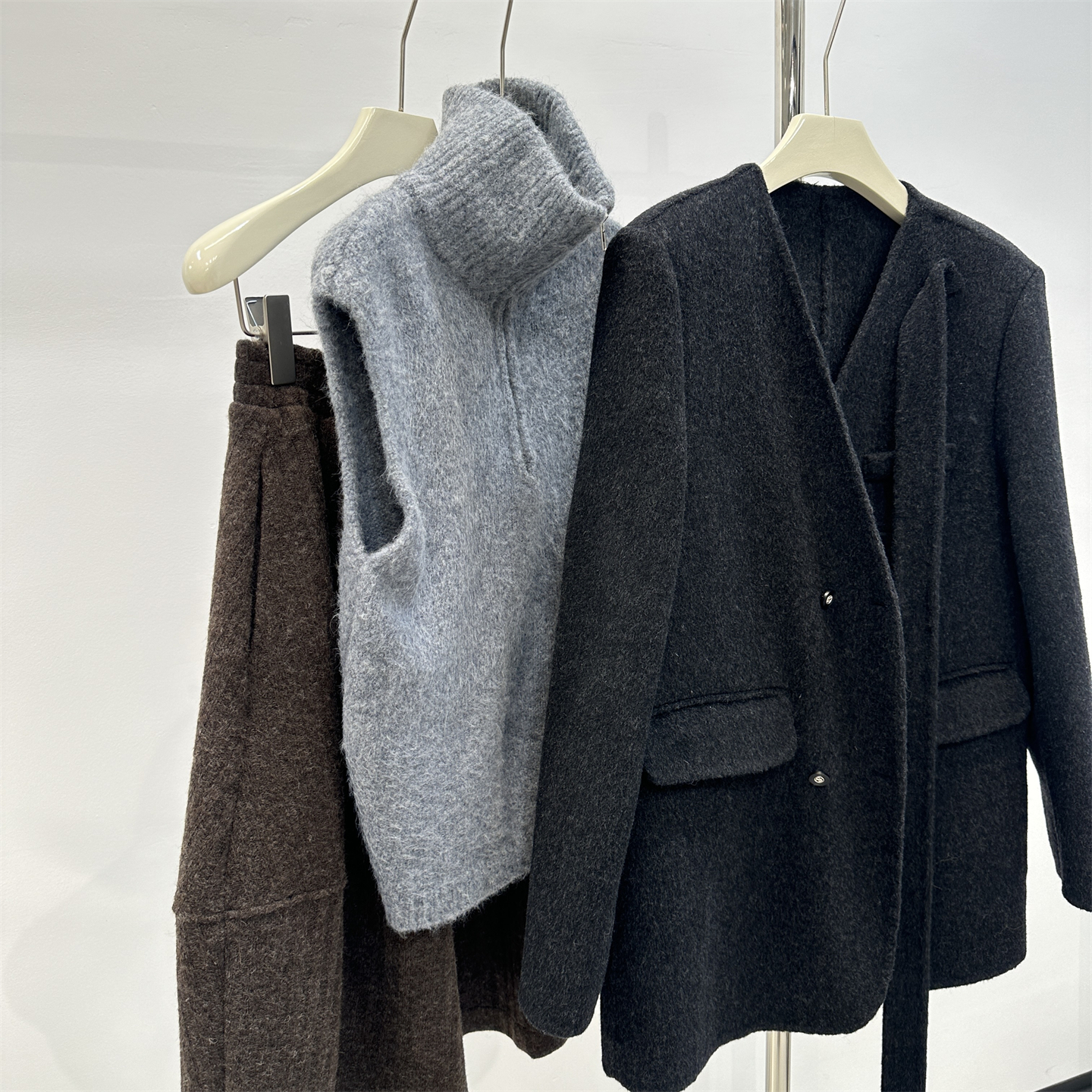 灰色双面呢羊毛无领西装外套女秋冬新设计感系带挺括垫肩宽松大衣