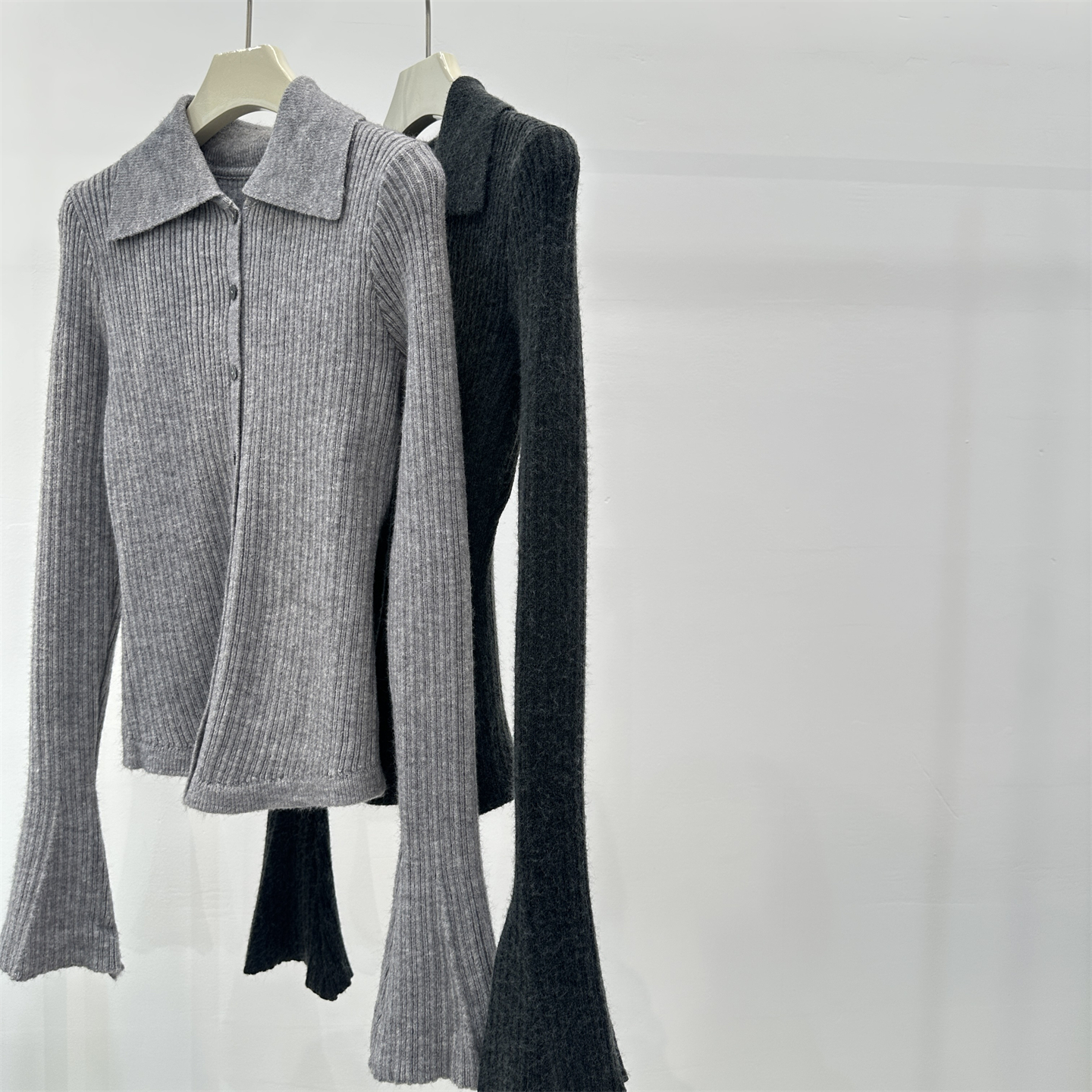 m*iu系翻领坑条纹收腰针织开衫女显瘦气质系扣喇叭袖毛衣叠搭秋冬