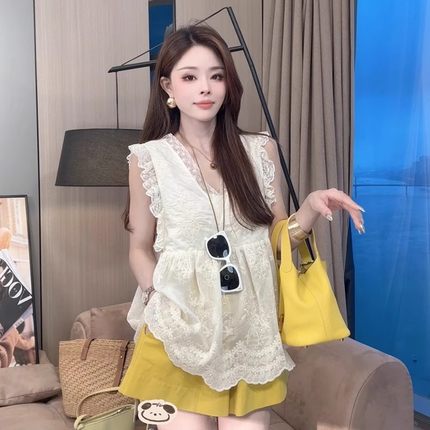 法式甜美蕾丝荷叶边V领小衫女2025夏季新款小众时尚别致无袖衬衫