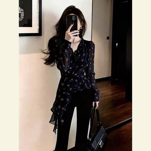 法式藏青色碎花收腰不规则荷叶边衬衫女2026春季新款长袖减龄衬衣