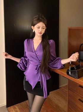 轻熟风绸缎面上衣女春秋设计感绑带V领紫色衬衫法式收腰小众衬衣