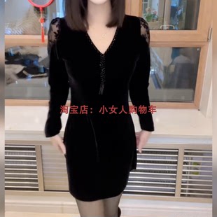 秋季新款修身显瘦串珠V领长袖丝绒小黑裙时尚休闲中年妈妈连衣裙