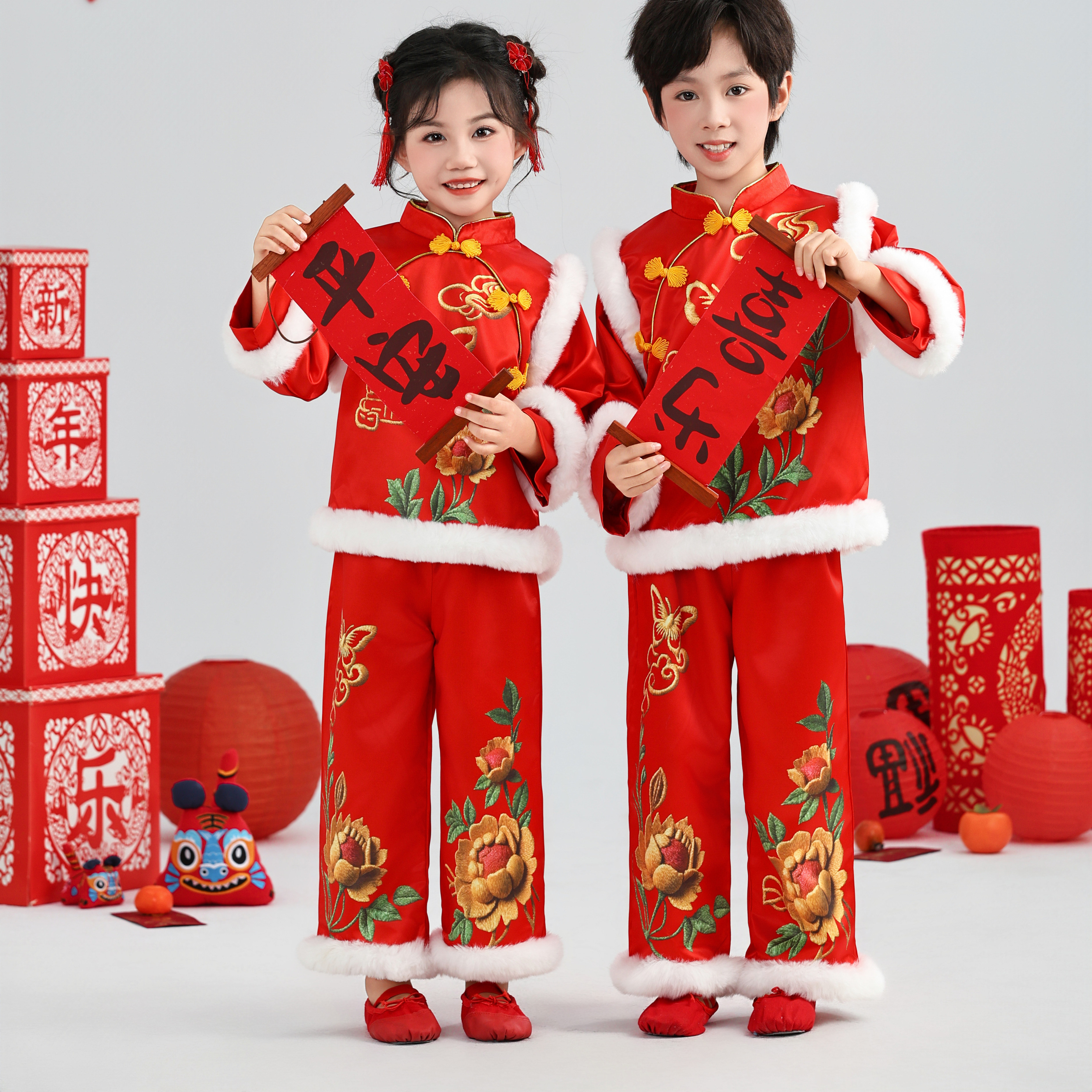 儿童元旦喜庆表演服秧歌服演出开门红打鼓舞龙舞狮东北扭秧歌女童