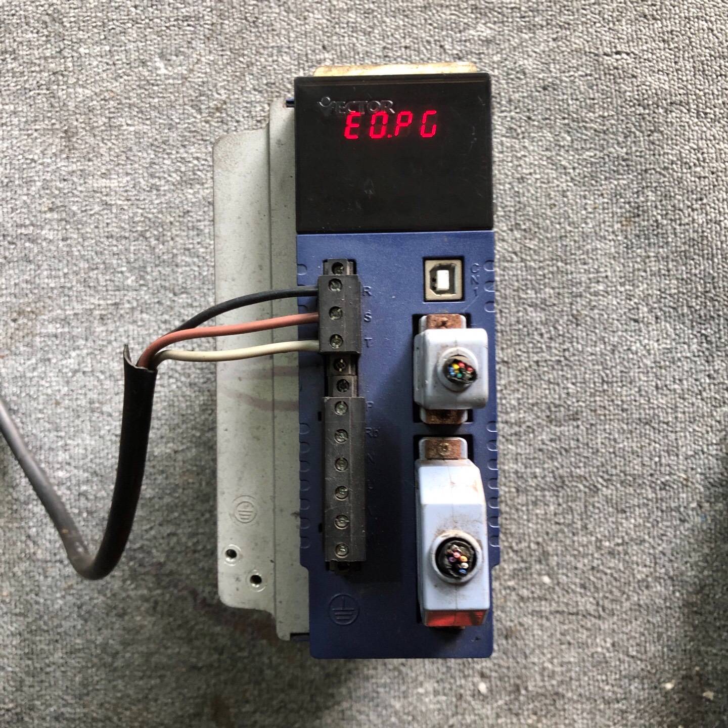 议价伺服驱动器,型号VEC-VB-5R5M33B-M适用