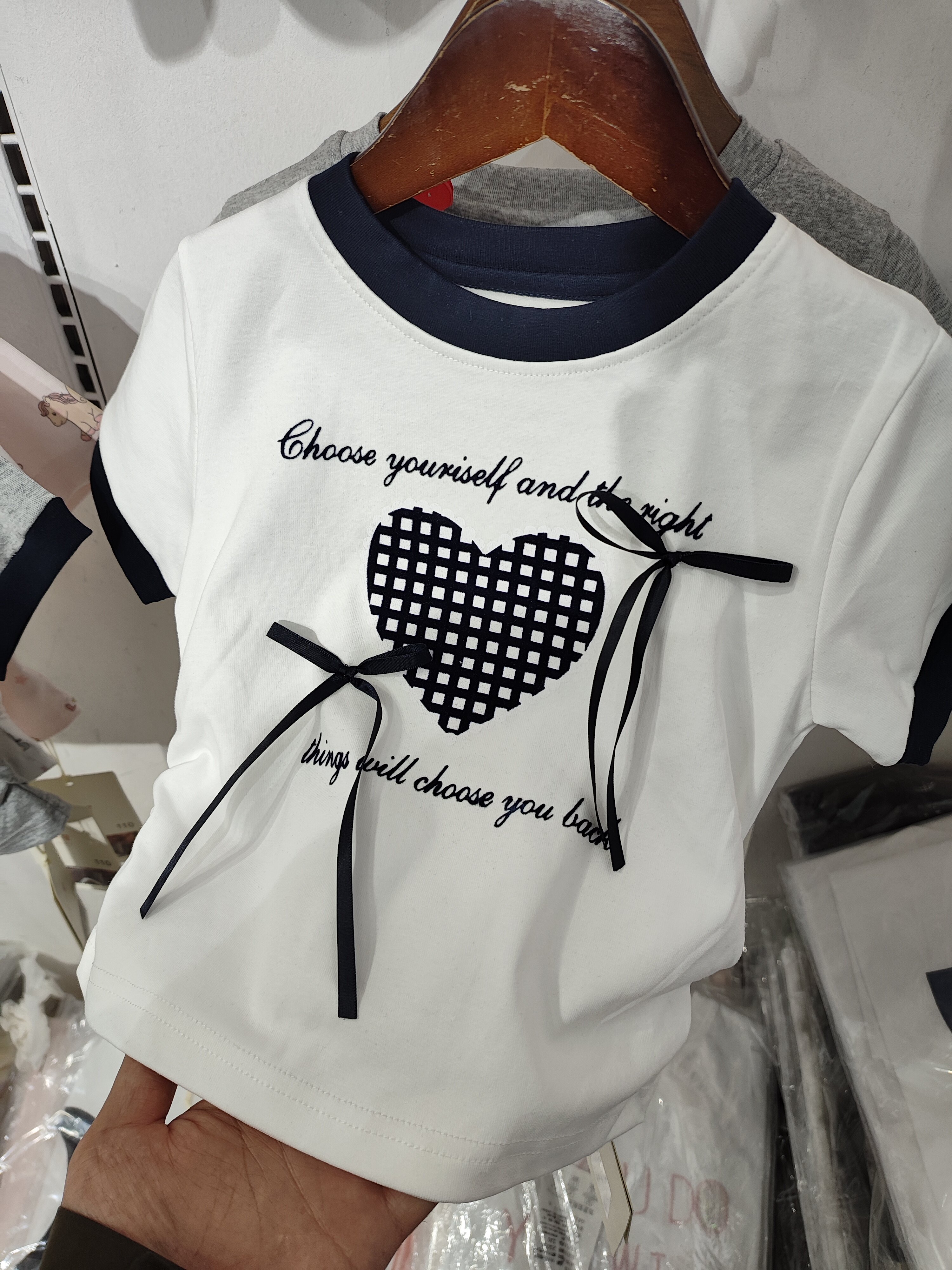 2026新款女童儿童短袖T恤衫中童字母潮童卡通辣妹t收腰纯棉上衣长