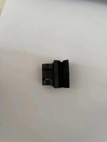 新到特斯拉modelYmodel3前行李箱储物盒卡扣卡子特价包邮原车正品