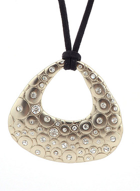 欧美饰品质感水晶项链甩卖厂