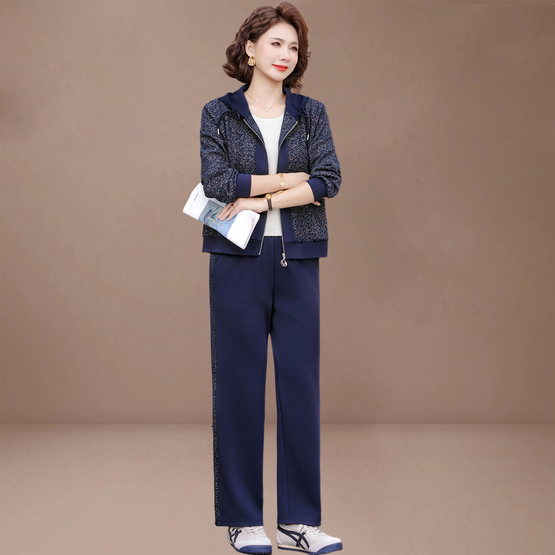 妈妈春装套装休闲连帽运动服两件套新款中老年女装春秋大码上衣服