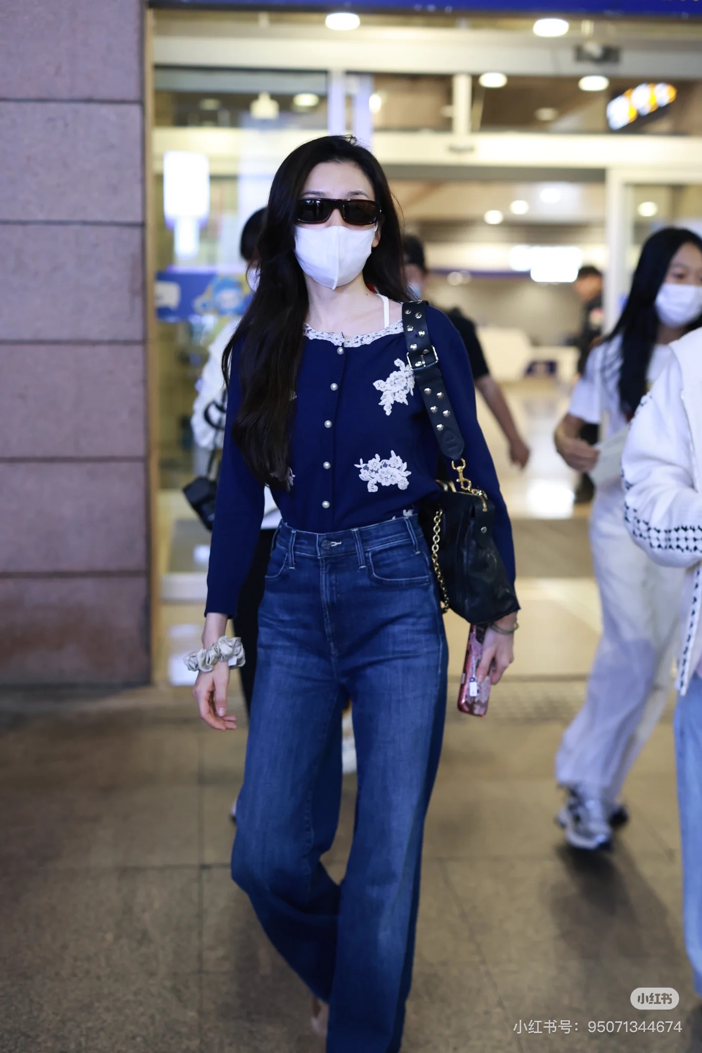 非实价来问我）南油明星同款加绒微喇两色牛仔裤