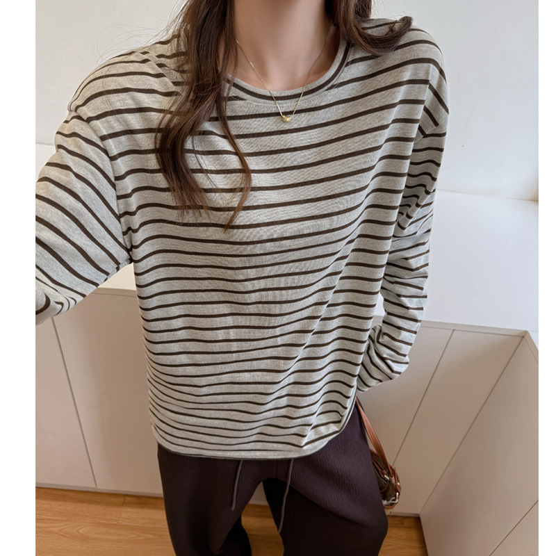 早秋季条纹圆领宽松休闲打底衫