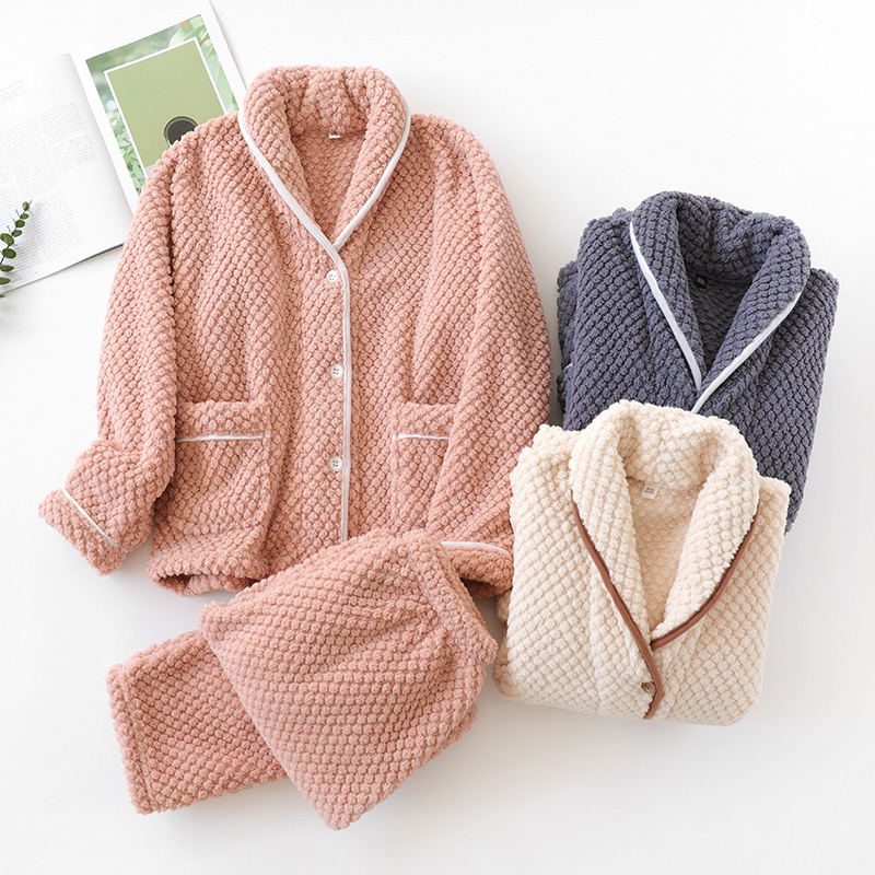 情侣珊瑚绒菠萝格家居套装日系