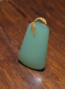 新疆的猫YQ121207 7.5克肉质超细冰润的玻璃底粉青荧光金镶玉挂坠