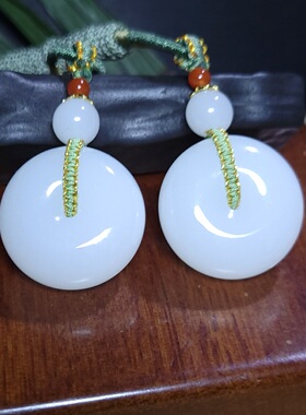 新疆的猫Z111005 15.8+15.8克特细特油新疆金山羊脂白玉平安扣