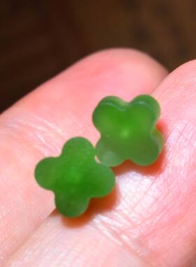 JJ0031206新疆的猫0.8造型别致的俄料碧玉四叶草18k金镶嵌耳钉