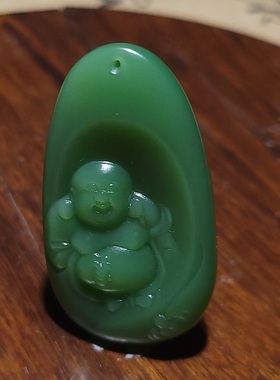 新疆的猫YQ122007 17.1克，玻璃底浓粉绿荧光老坑俄料碧玉佛