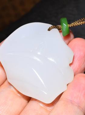 JJ102802新疆的猫32.5克青海野牛沟三高羊脂白玉随型悟道挂件