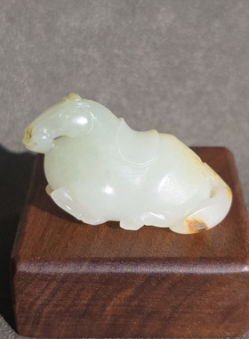 新疆的猫G121805 23.8克，高熟高润苏工熟白挂翠玉马雕件