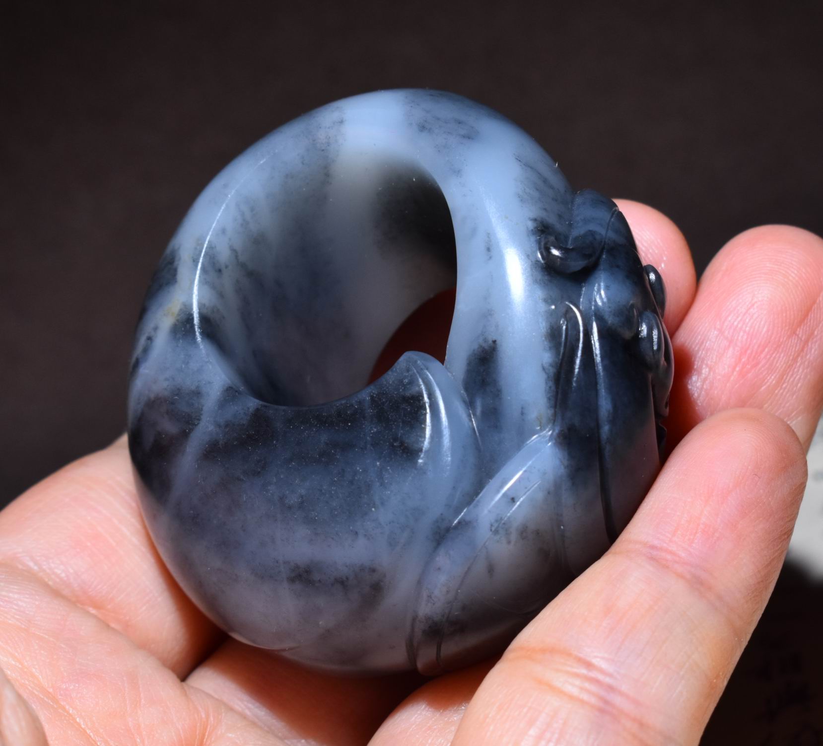 新疆的猫JJ101703  22mm，83.3克黑白分明青花墨玉籽料扳指