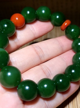 新疆的猫zg122503 59.0克，鲜艳油亮的俄老矿口菠菜绿碧玉手串