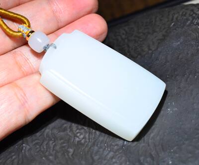 JJ012105新疆的猫47.1含绳肉质细腻油性高的老坑俄料羊脂白玉牌