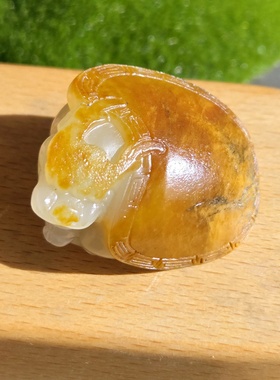 W012103新疆的猫24.42克老红沁皮细糯白肉苏工籽料龙龟