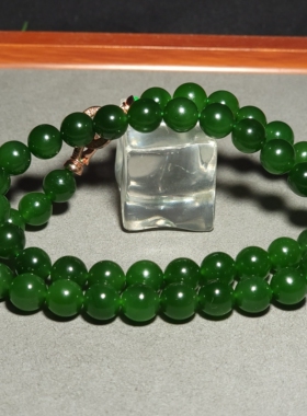 L031006新疆的猫64.9克直径9.5mm色调惊艳纯正菠菜绿碧玉圆珠项链