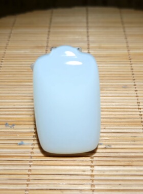 新疆的猫zg120801 19.1克，极熟润油脂感强俄籽料羊脂白玉牌子