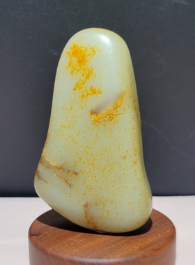 C011003新疆的猫213.8克熟温润手感舒适天然高青白和田玉籽把件