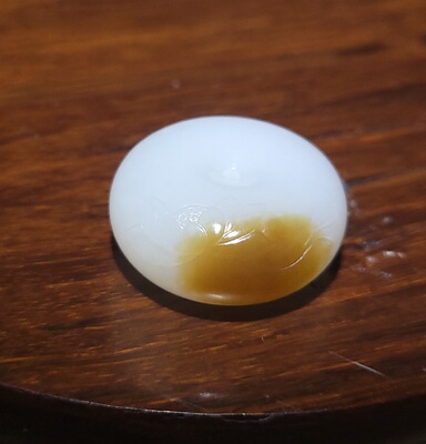 YQ012906新疆的猫15.8克油膏料和田玉且末羊脂玉带一口红糖平安扣