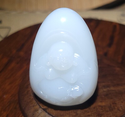 YQ021103 新疆的猫48.4克超熟糯顶细高油新疆且末羊脂白玉苏工佛