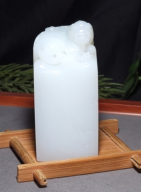 L011906新疆的猫323.3克青海野牛沟浓白熟糯三高羊脂白玉貔貅印章