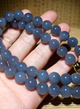 zg031608 新疆的猫74.4克直径10mm冰润水灵的老坑烟青玉圆珠项链