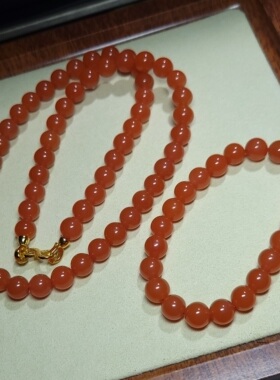 Z031303 新疆的猫73.5克R9特细超冰油亮色泽惊艳南红手串+长项链