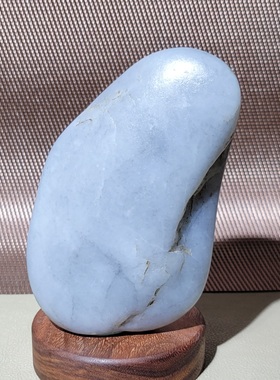 新疆的猫C101501 576克，可做可摆的淡墨色青花籽料原石