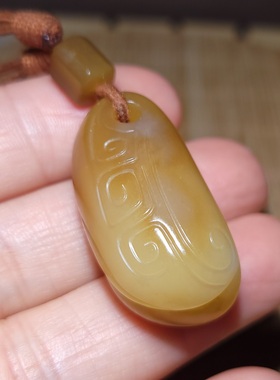 新疆的猫zg101003 17.7克超细冒油肥脂状且末糖白玉“书卷”雕件