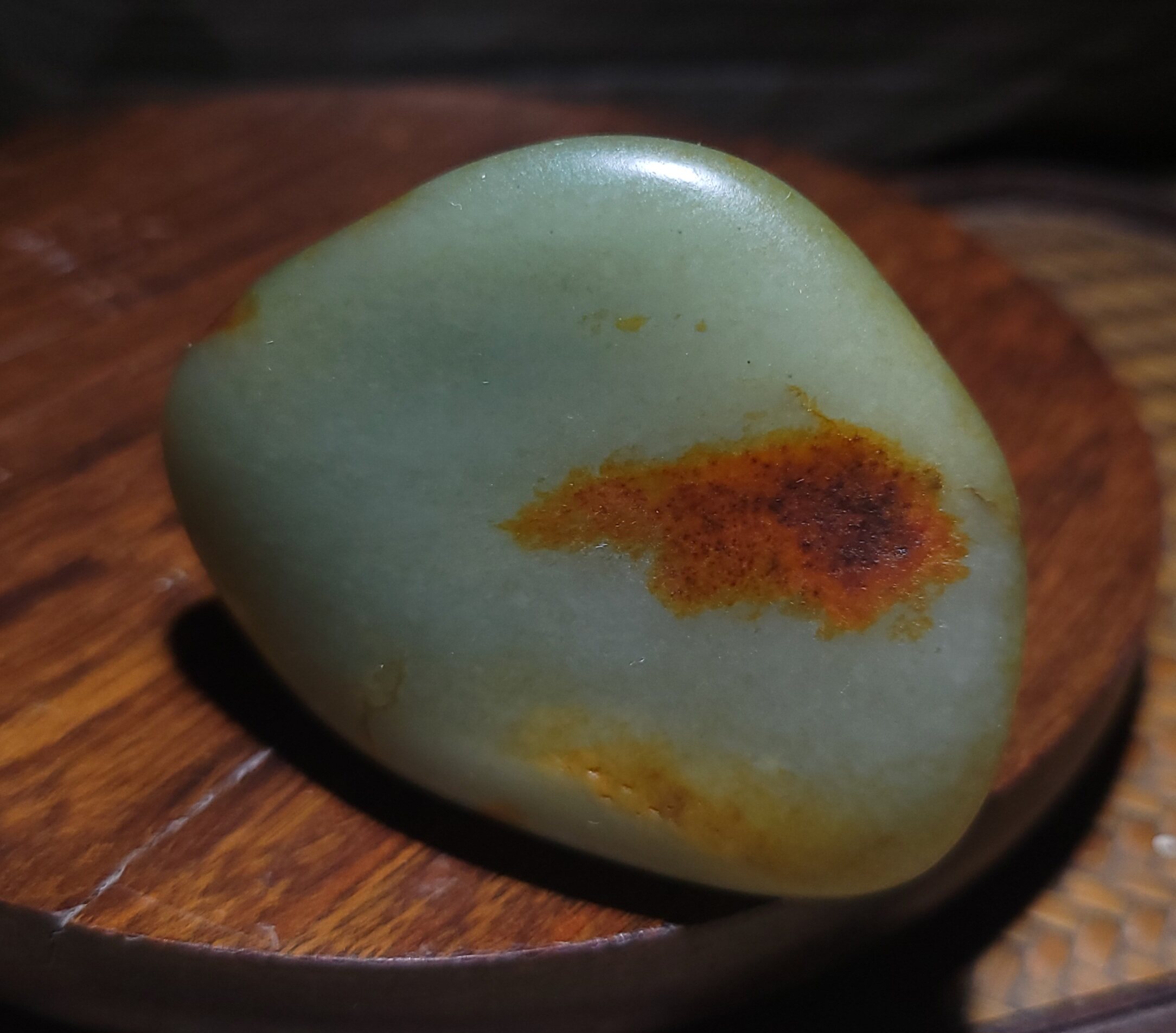 YQ101404 104克，一把抓肉质熟糯细腻的聚红皮的高青白籽玉