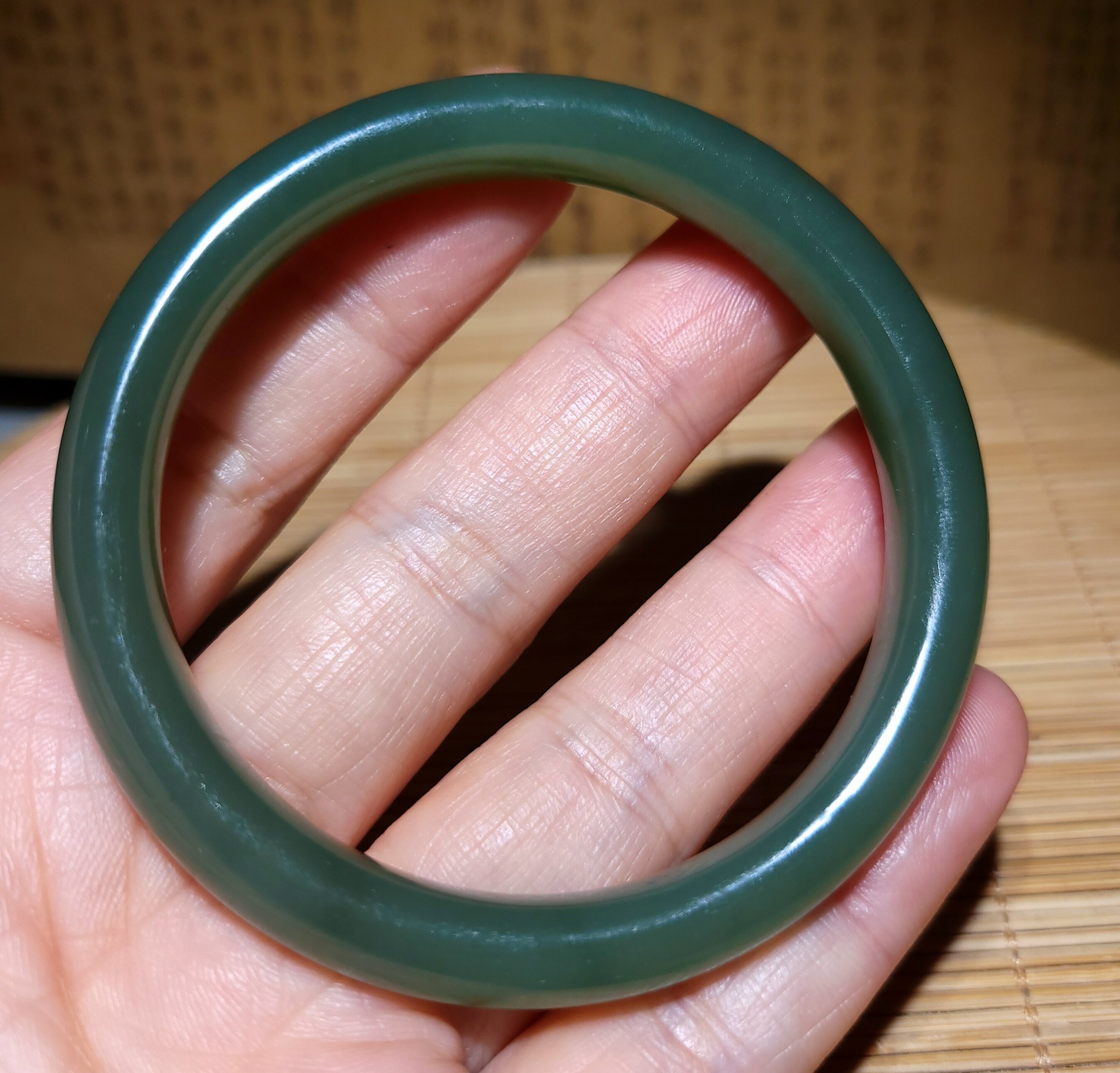 zg031108新疆的猫33.3克内径54.3mm冰透凝膏油脂状冒油湖水绿手镯