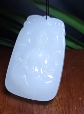 新疆的猫Z103004 35.2克超白细密油糯黑山三高羊脂白玉千手观音