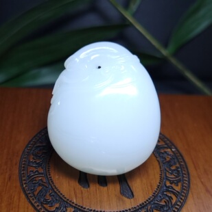 Z123103 32.6克，超细致密极油糯“白油坨”三高羊脂玉苏工钱袋子
