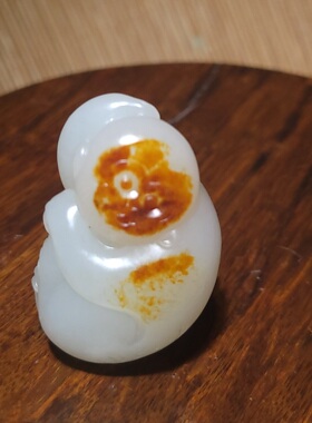 YQ032008新疆的猫38.3克高油份巧雕挂红皮白玉籽料生肖猴挂件