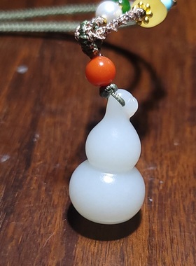 新疆的猫YQ091007 8.5克细腻熟润纯美新疆且末羊脂白玉葫芦