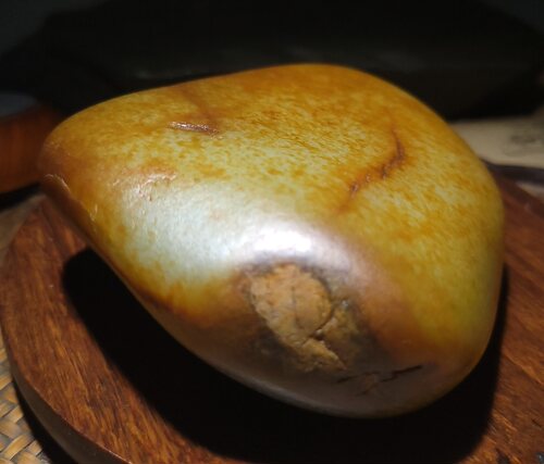 YQ052301新疆的猫613.0克一把抓肉质极熟满红皮灯泡料高青白玉籽