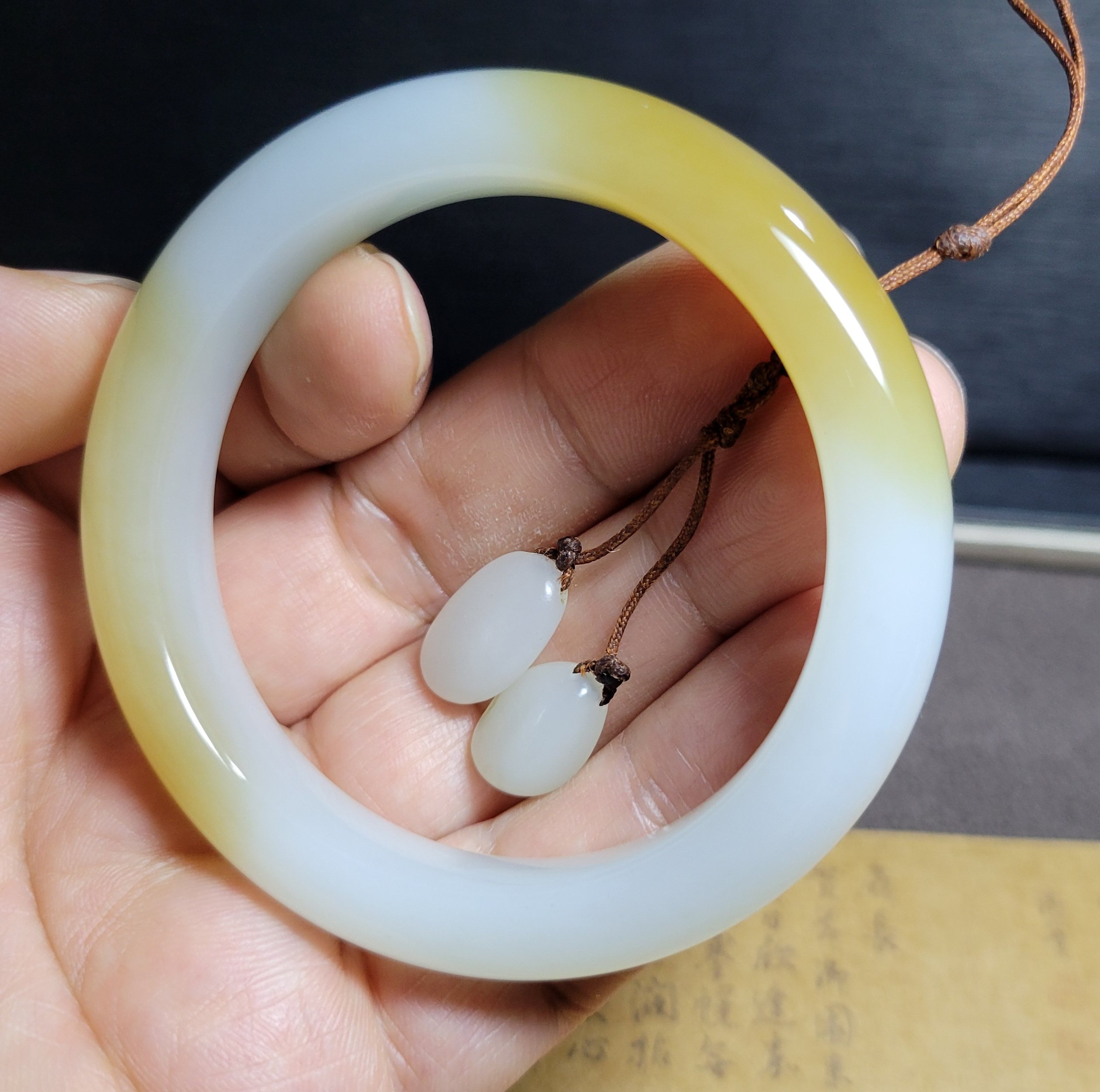 新疆的猫Z121801 49.2克，R53润如凝脂绝美惊艳且末糖白玉手镯