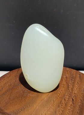 C030303新疆的猫21克完整一口气形玉质熟糯的黄白种光白籽