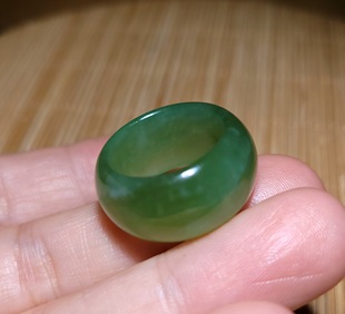 冰莹剔透丝绢状猫眼老俄料碧玉扳指 6.3克 新疆 猫zg122611