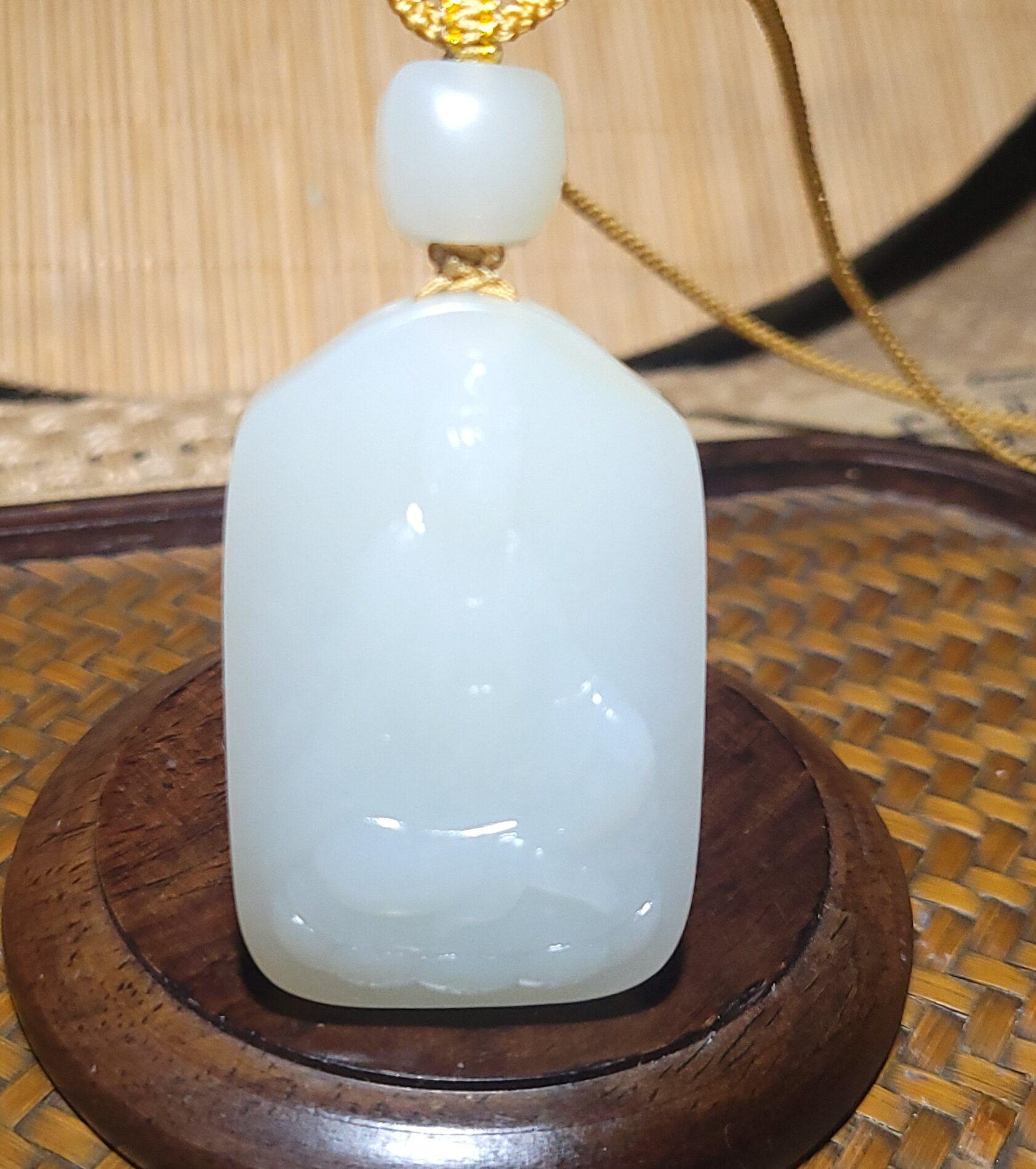 YQ020708新疆的猫35.8克润如脂特细油膏料且末糖羊脂白玉观音雕件