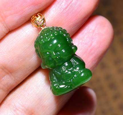 新疆的猫JJ121806  6.0克，菠菜绿老坑碧玉18k金宝宝佛小精品