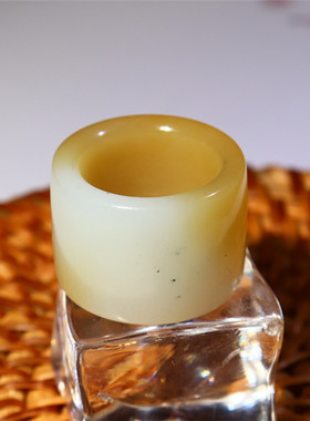 和田玉且末糖白玉扳指