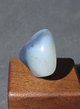 C032001新疆的猫18.8克油润墨白分明很有韵律美感的青花小玩籽