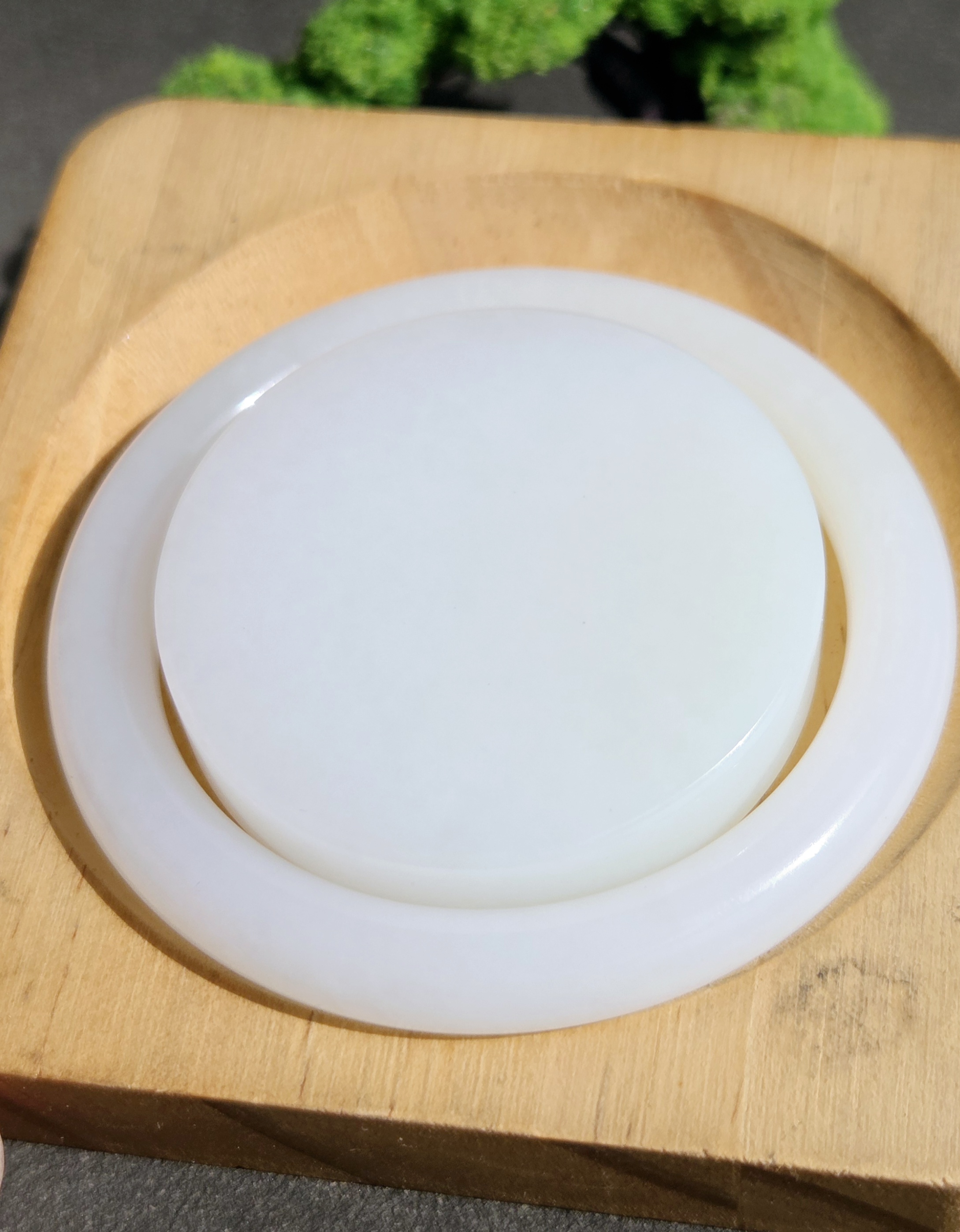 新疆的猫W102103 93.09克,三高羊脂白玉俄料灵动圆条手镯